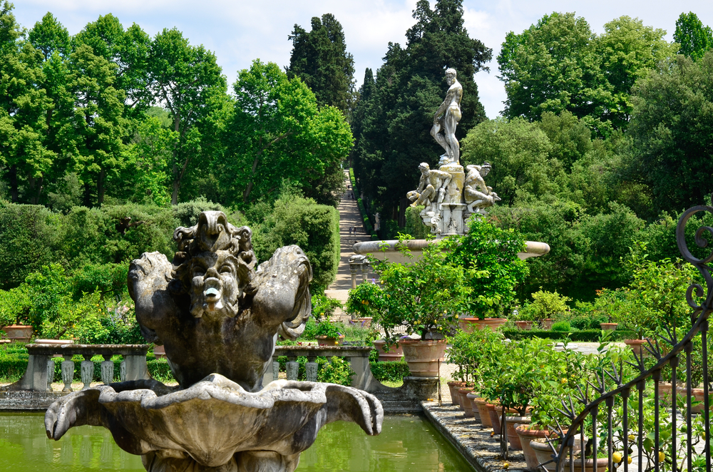 Visit the water fountain in the garden of Boboli Florence, Tuscany Italy